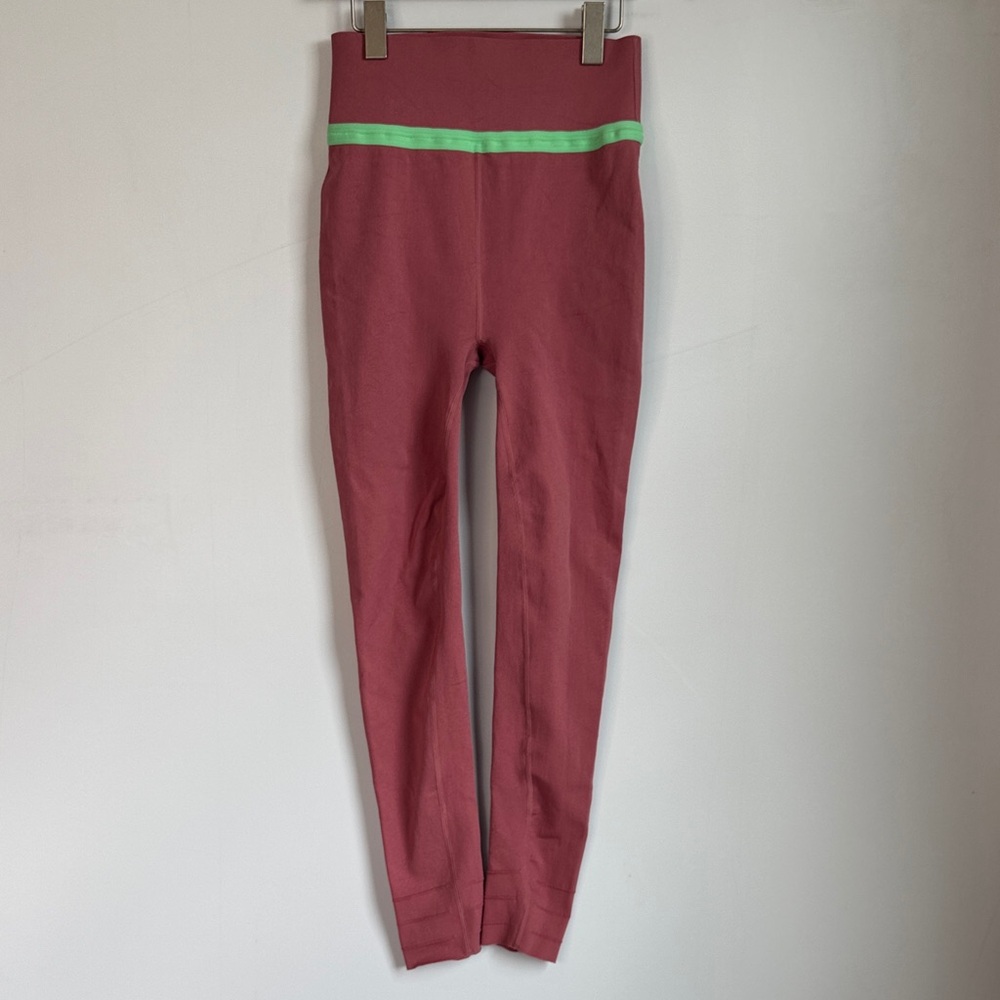 Fabletics SculptKnit Cut Out Back Leggings Size Large